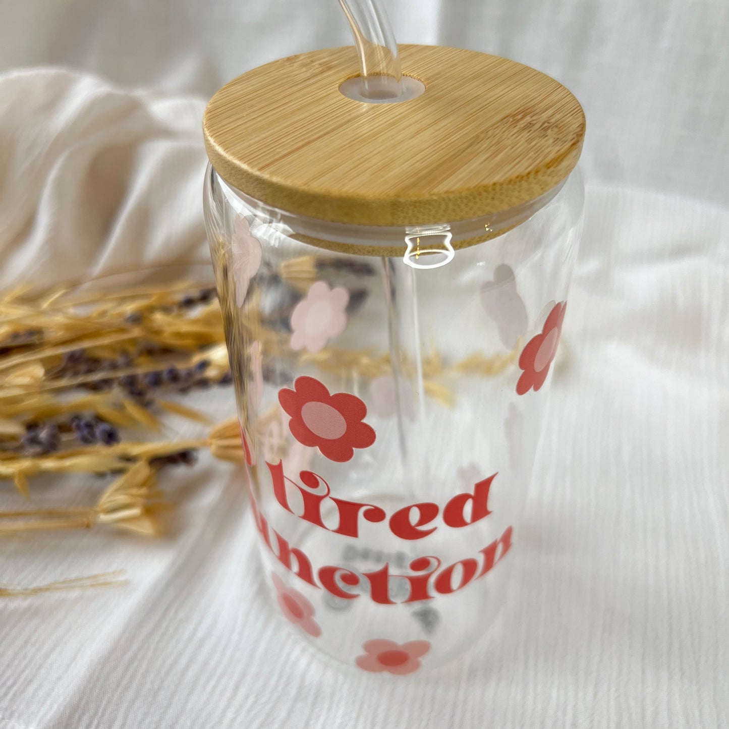 Glas-Trinkglas „Too Tired to Function“ – mit Holzdeckel & Glasstrohhalm