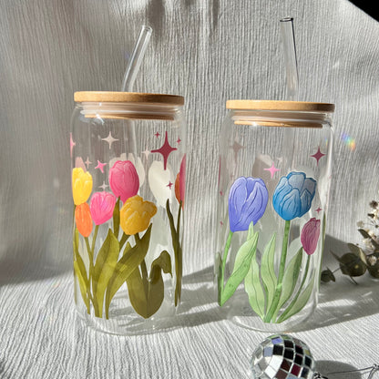 Glas-Trinkglas „Tulip Bloom“ – mit Holzdeckel & Glasstrohhalm