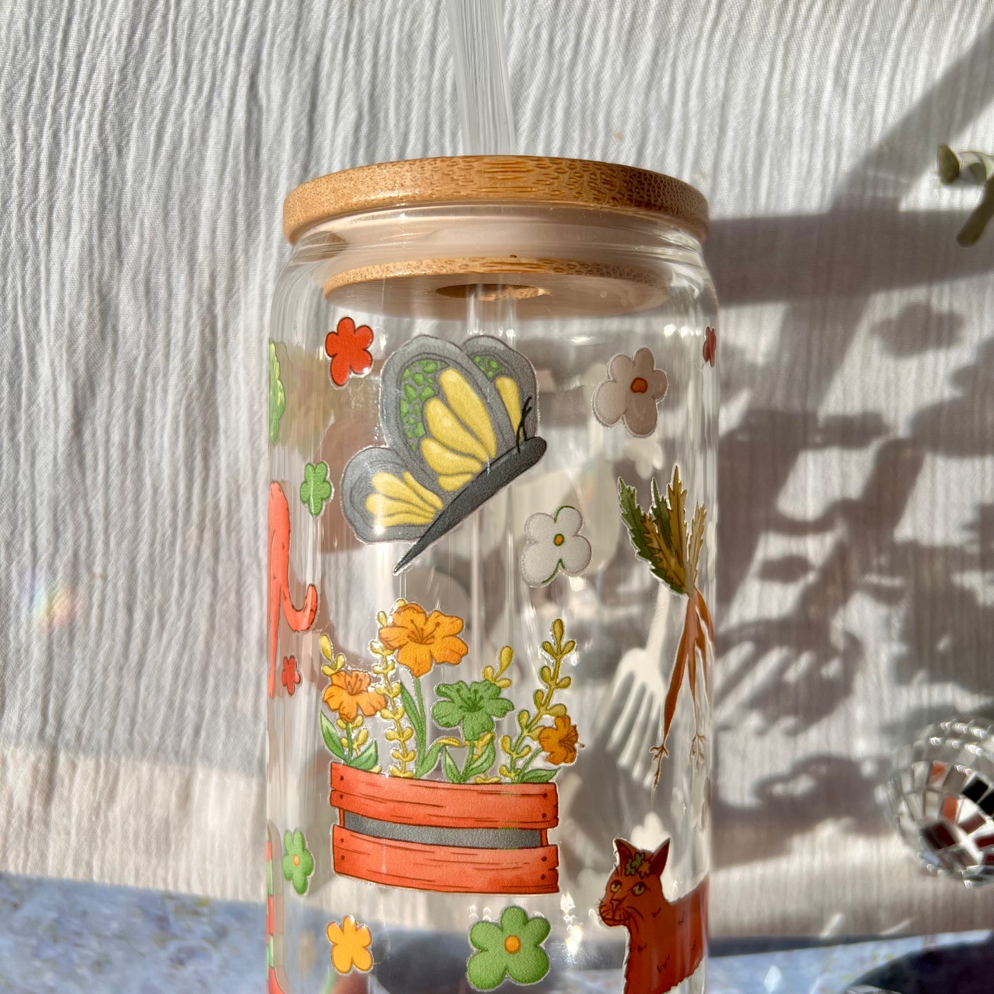 Glas-Trinkglas „Garden Vibes“ – mit Holzdeckel & Glasstrohhalm