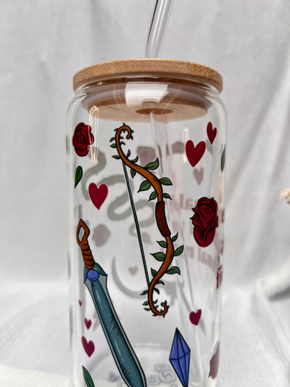 Glas-Trinkglas „Emotionally Attached to Fictional Men“ – mit Holzdeckel & Glasstrohhalm