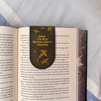 Magnetisches Lesezeichen „Reading About Dragons“